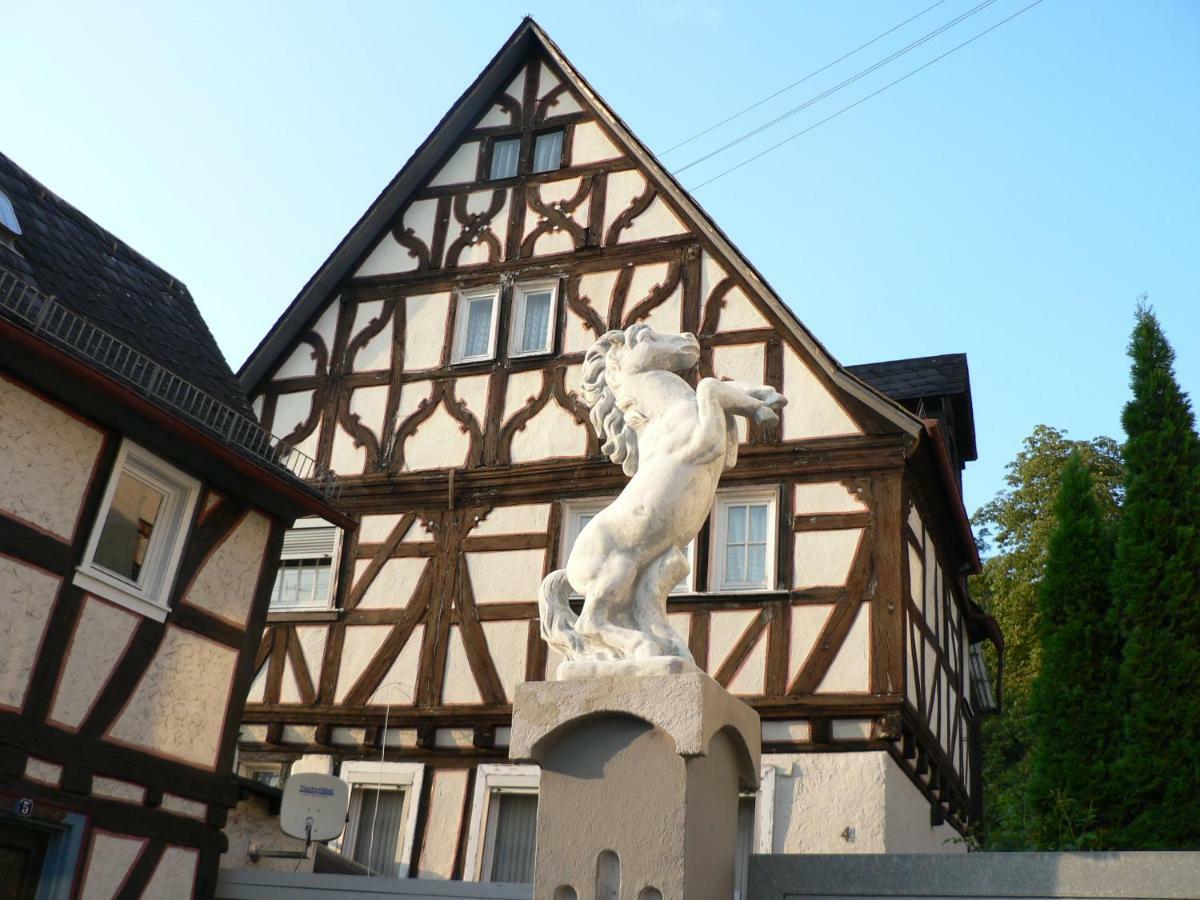 Gaestehaus Cheval Blanc Lorch am Rhein Esterno foto